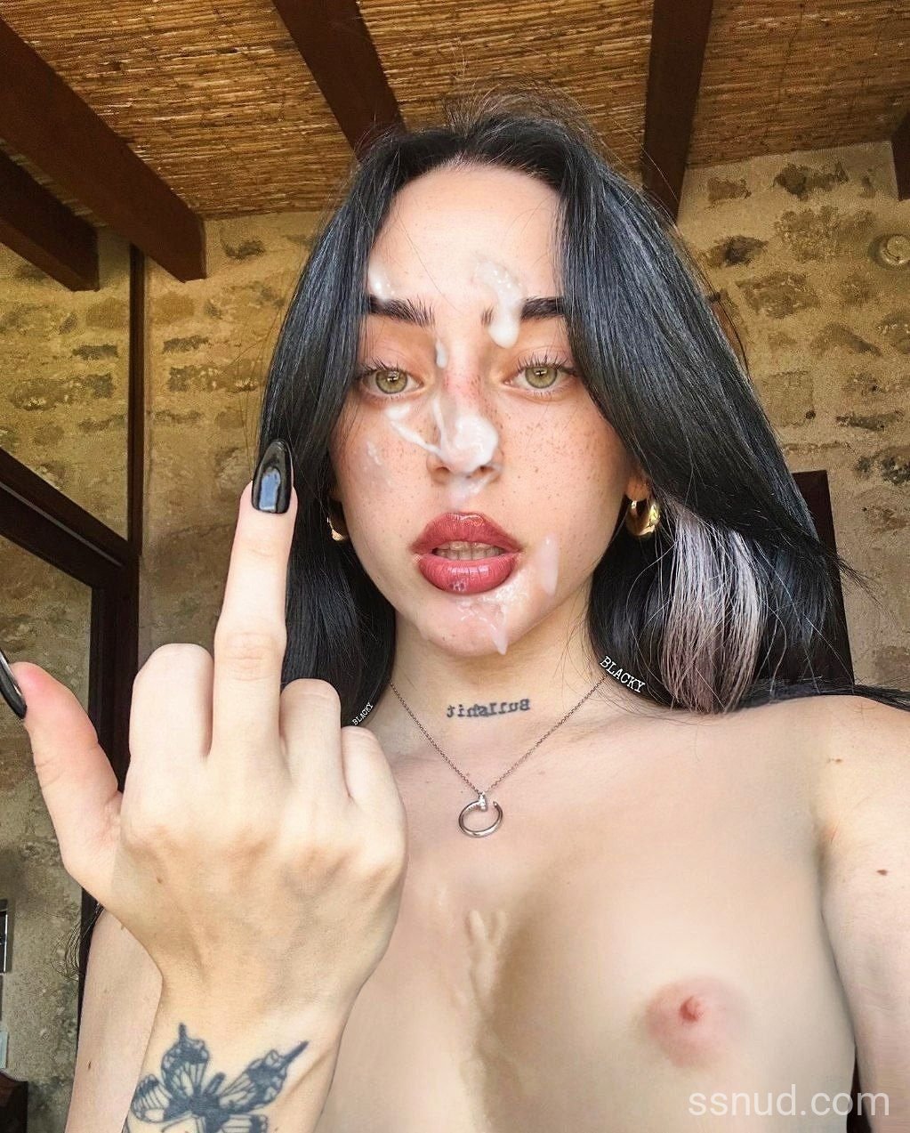  de Nicki Nicole