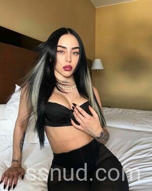  de Nicki Nicole