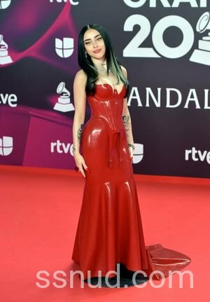  de Nicki Nicole