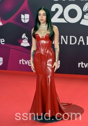  de Nicki Nicole