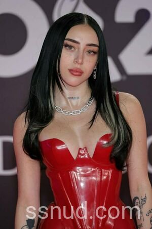  de Nicki Nicole