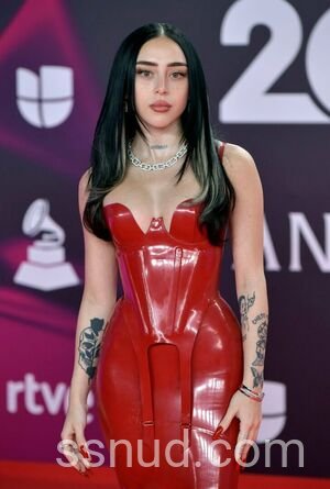  de Nicki Nicole