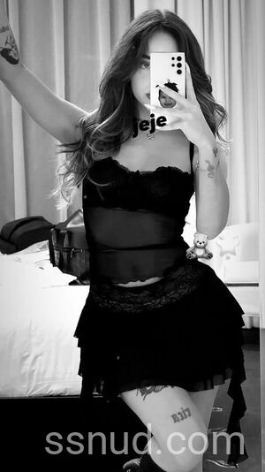  de Nicki Nicole