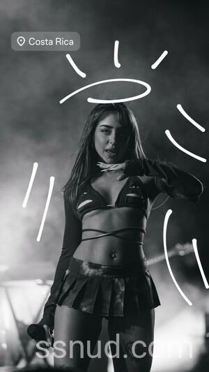  de Nicki Nicole