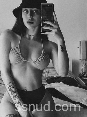  de Nicki Nicole
