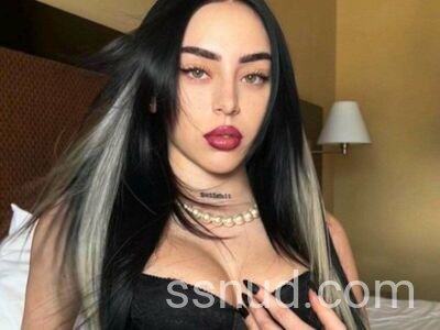  de Nicki Nicole