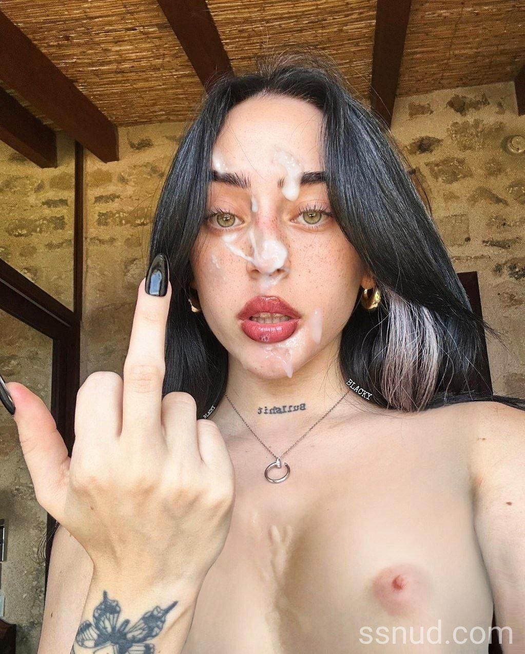  de Nicki Nicole